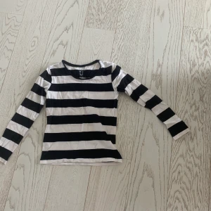 Tröja  - Jätte fin tröja som blivit förliten