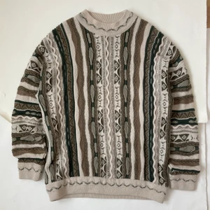 Coogi/Kapital liknande tröja stickad - Stickad tröja med sjukt snyggt mönster och lite oversized fit. Liknar kapital eller coogi tröjor