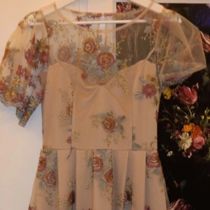 Pink Vintage Dress - Very vintage vibes. Used once or twice. Gammaldags vibes. Använt en eller två gånger. 