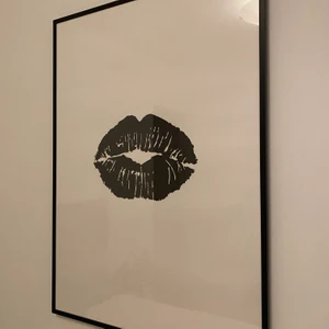 Poster ifrån desenio - Köpt för 249. Jätte fint skick ❤️Storleken 50•70