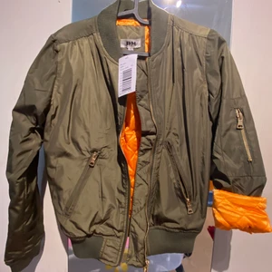 DM jacka  - Jacka från DM storleken är XS har aldrig använt den 