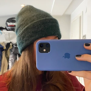 Samsøe samsøe mössa - Säljer denna snygga mörkgröna mössa från samsøe samsøe. Använt en gång och har inga skador. Köpte för 400kr. Köparen står för frakten💚