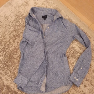 Skjorta - Blå skjorta 