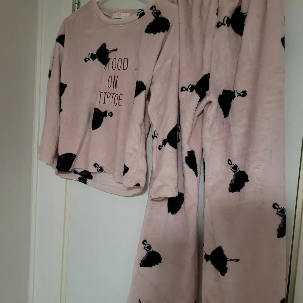 Brand New( Non-user) , soft and warm print pajama.. Övrigt.