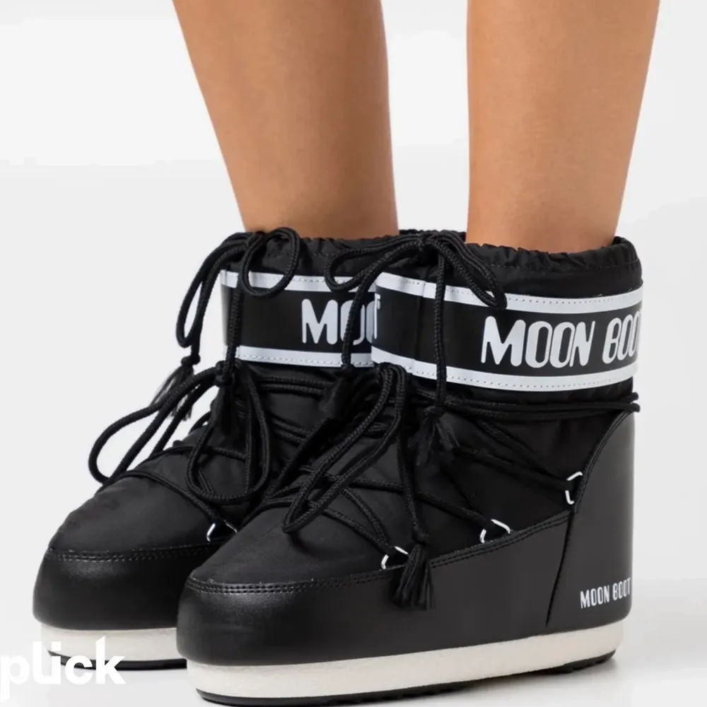 Moon boots low från zalando. Storlek 36-38. Säljer pga av att dem inte kommer till användning, dem är precis som nya!💕skriv privat för fler bilder☺️. Skor.