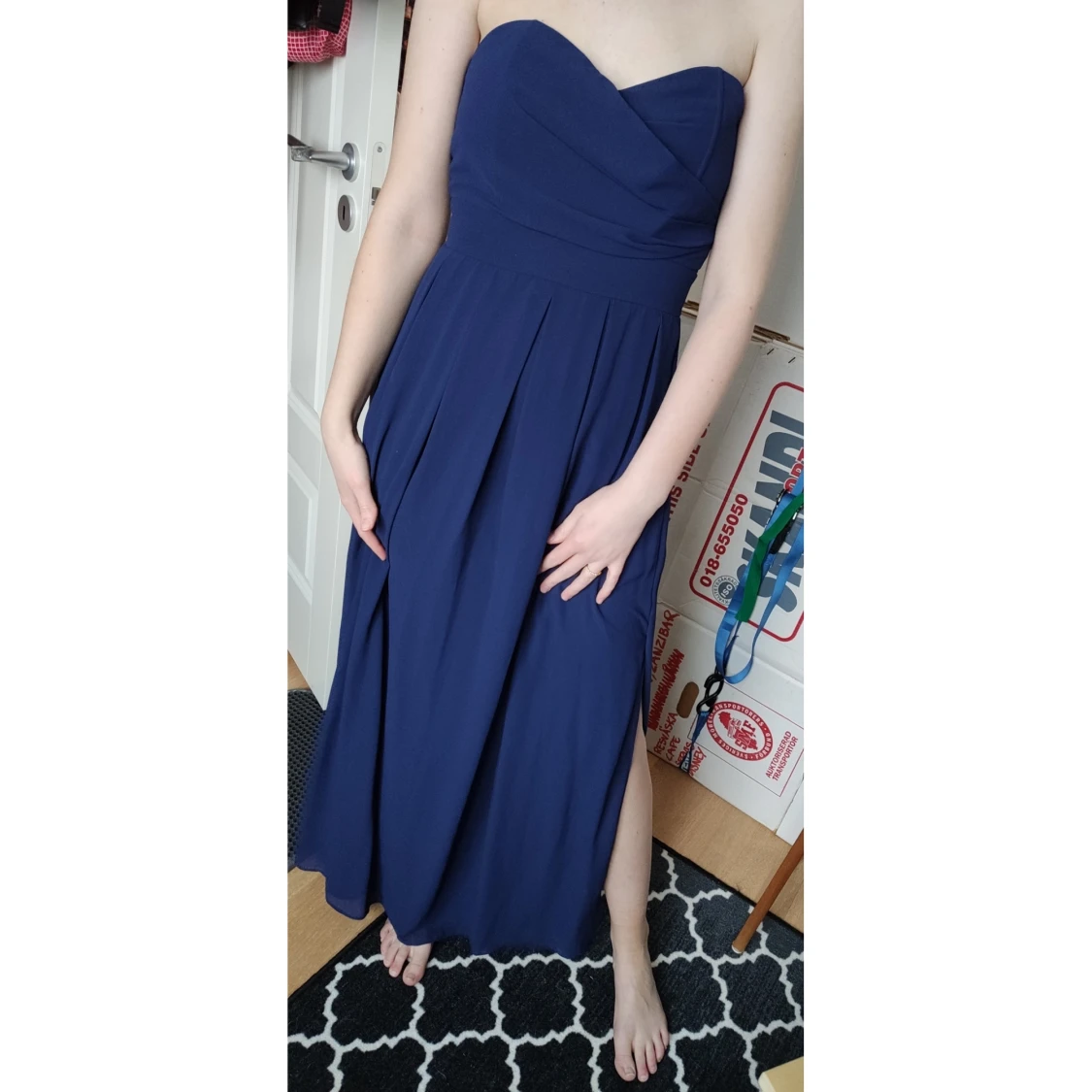 Mörkblå strapless långklänning från Asos