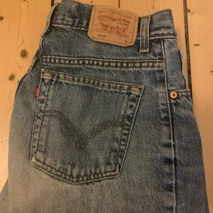 Levis jeans  - Jätte fina 550, levis jeans! Köpta i london men dom är tyvärr försmå för mig/: 