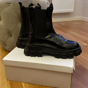 Boots från Nelly - Helt nya