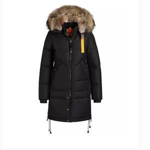 Parajumper, longbear  - Mycket fin och välskött jacka. Har haft den i två år och har kvitto och allt.