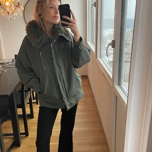 Weekday Jacka  - Oversize Weekday Jacka i stl XS. Passar även kvinnor i stl S/M. 