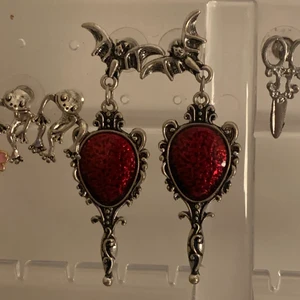 fladdermus örhängen  - jättefina alternativa örhängen!!