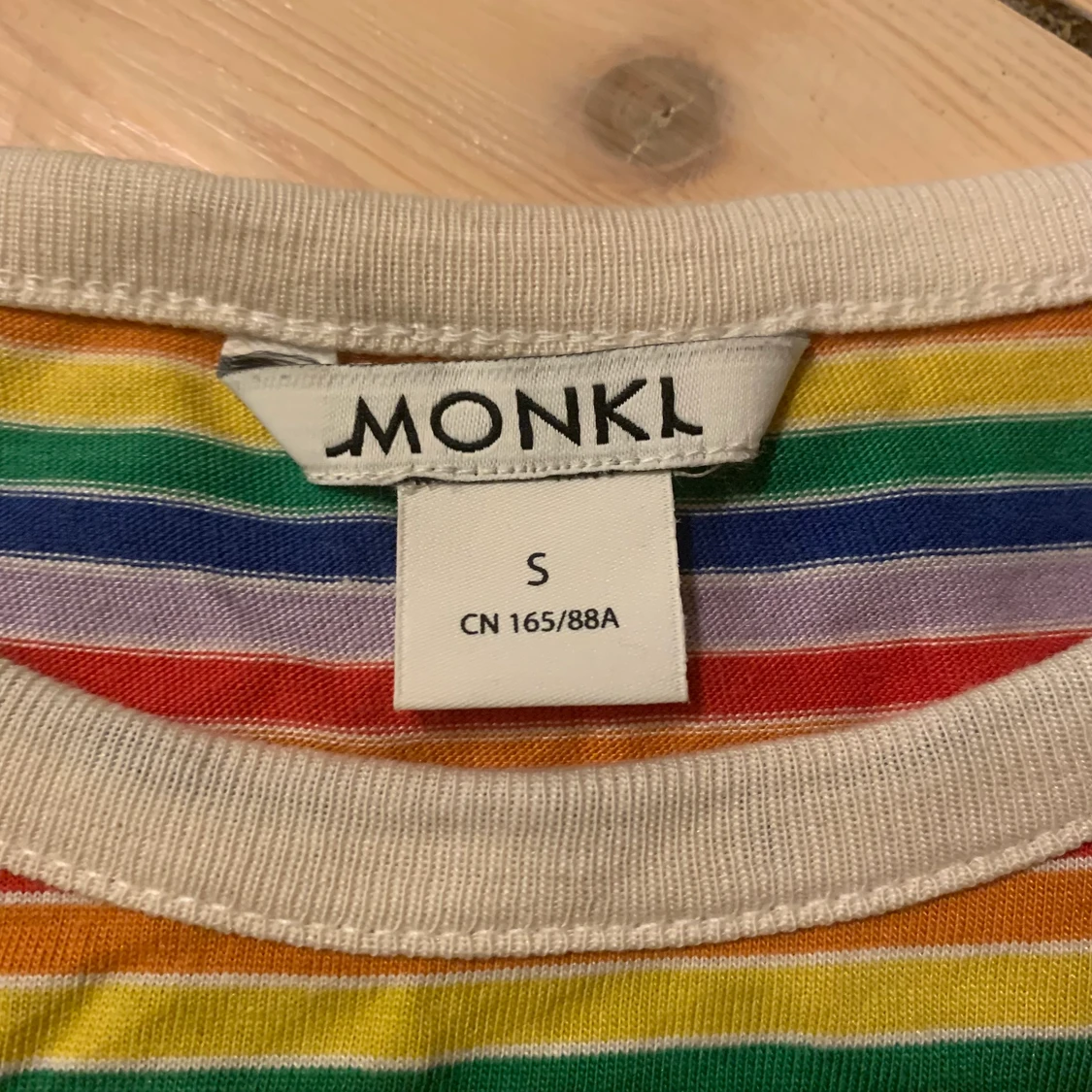 Långärmad rengbågsrandig tröja - 91