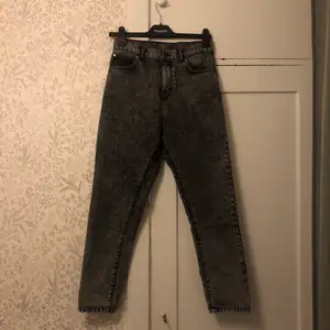 Underbara stonewashed jeans från carlings. Stl 29/30