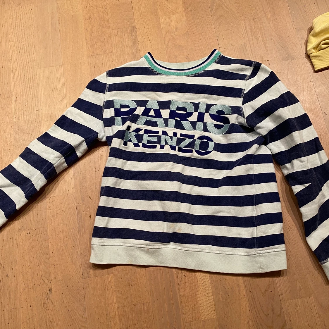 Jättefin randig kenzo tröja