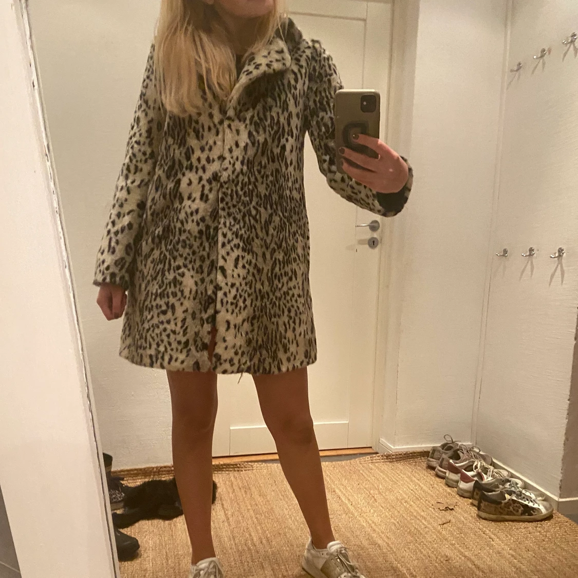 Pälskappa i leopard 
