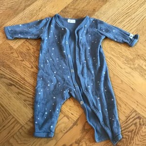 Newbie pyjamas - Fint skick