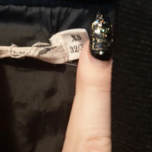 Blommig jacka - Fin blommig jacka som är i nyskick. Den är bara använda ett fåtal gånger. 😊