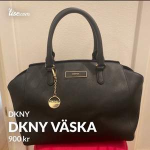 Säljer min DKNY väska priset kan diskuteras 