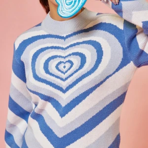 Heart Wave Sweater  - Sälgar denna fina tröja som jag tyvärr inte får använd så mycket som jag tänkte. 