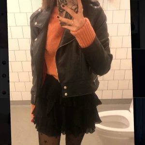 Wera tröja - Fin vårtröja, man ser färgen bäst i första bilden. Köparen står för frakten💕