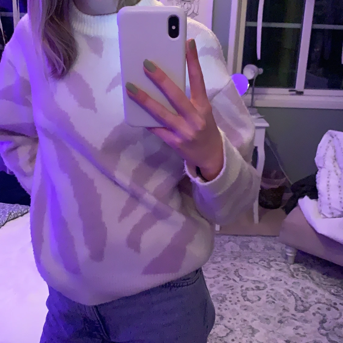 Lila vit zebra tröja