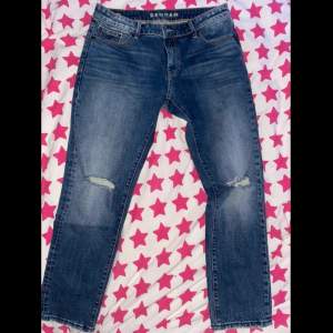 Denham the jeanmaker Ripped baggy monroe girlfriend jeans, aldrig använt (för stora) EU storlek 28 98% Cotton 2% Elastane 