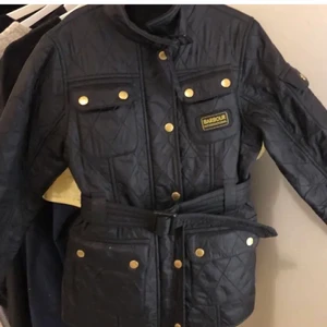 Barbourjacka - Säljer denna jackan då den ej passar mig 