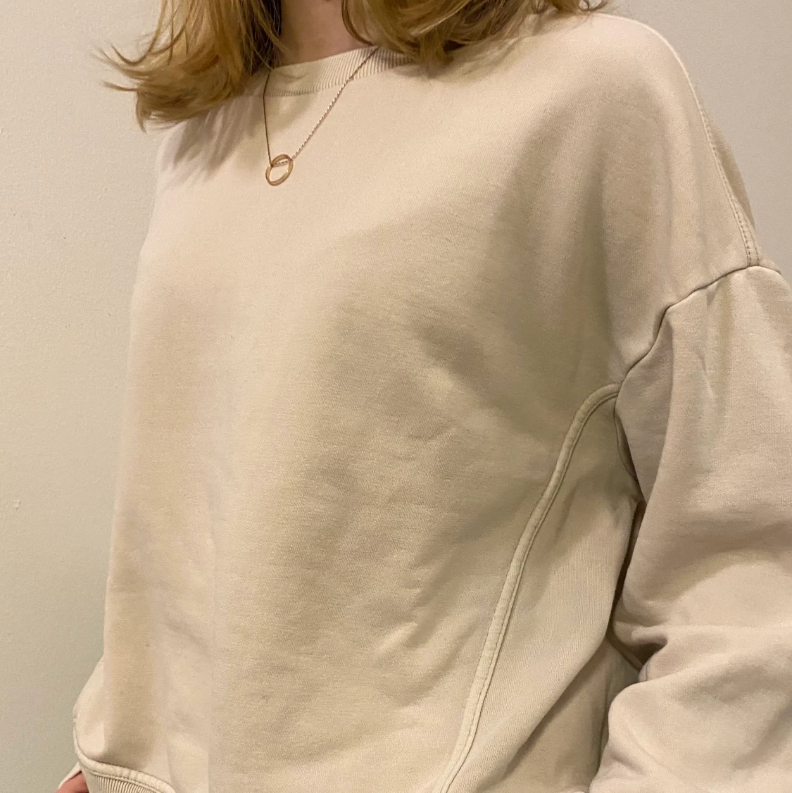 Beige sweatshirt