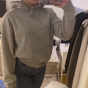 Bik bok hoodie - Hoodie från bik bok grå. Köpare står för frakt 