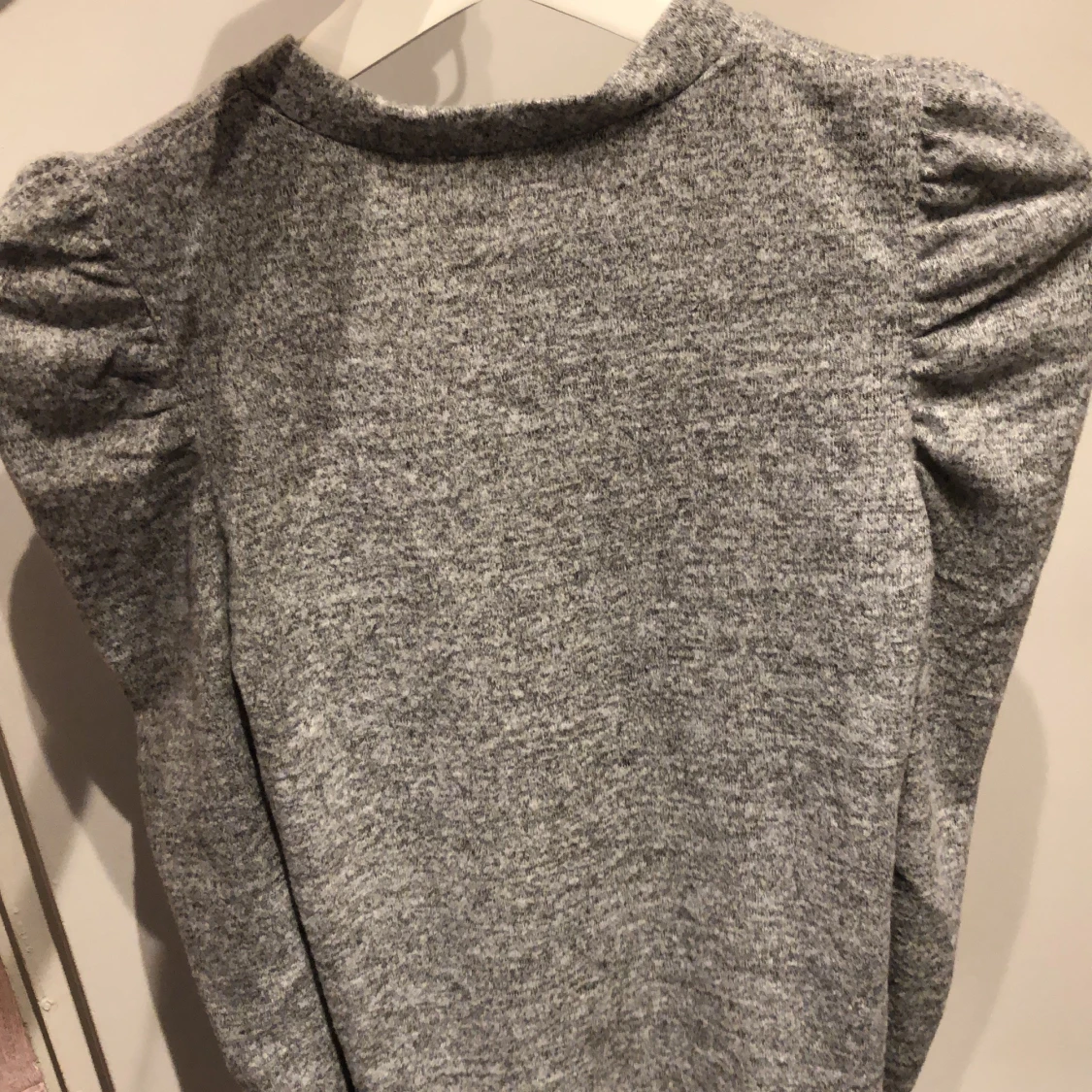 Grå tröja - 91