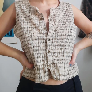 Topp - Köpt 2hand. Jag tror nu när jag kollar på bilderna att jag kanske använt den på fel håll. Men, ja båda funkar ju. Fint skick.