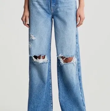 Super snygga jeans från Gina tricot. Bra skick och används ett fåtal gånger. Frakt tillkommer. Jeans & Byxor.