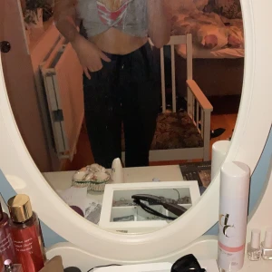 Bootcut jeans  - Bootcut jeans från Gina strorlek XS. Medium högmidjade (går upp på höfterna men inte högt) super sköna.