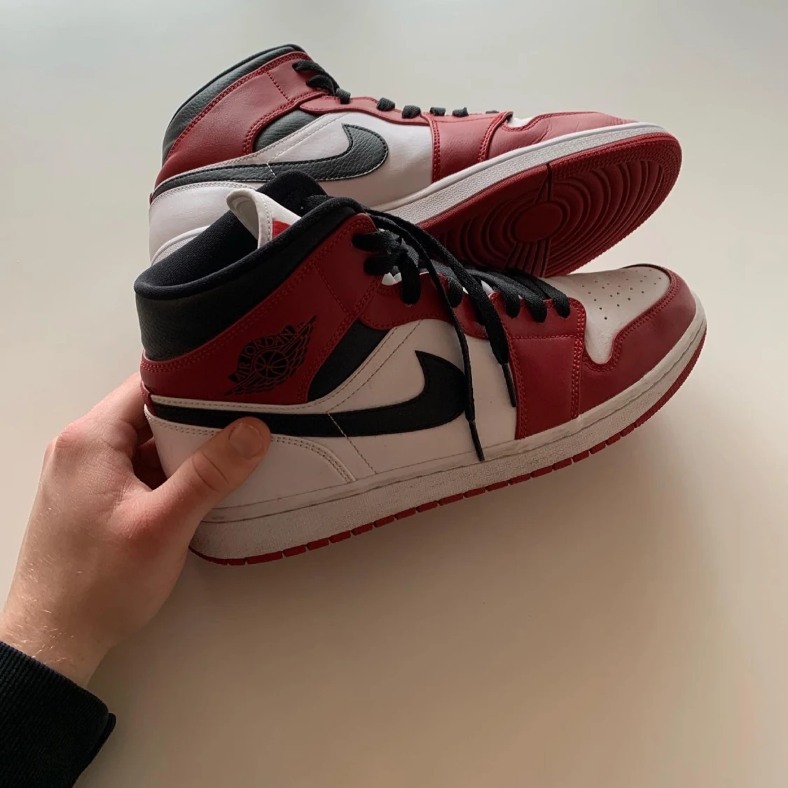 Jordan 1 mid  - 91