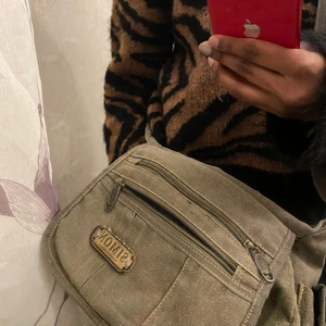 Vintage väska - Säljer denna väska för 135!💕 Skriv om du vill ha flera bilder❣️