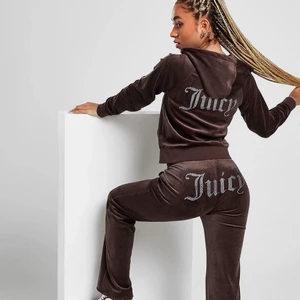 Juicy couture S kofta  - Säljer min fina juciy dress som är ganska använda, byxorna xs och koftan i storlek S