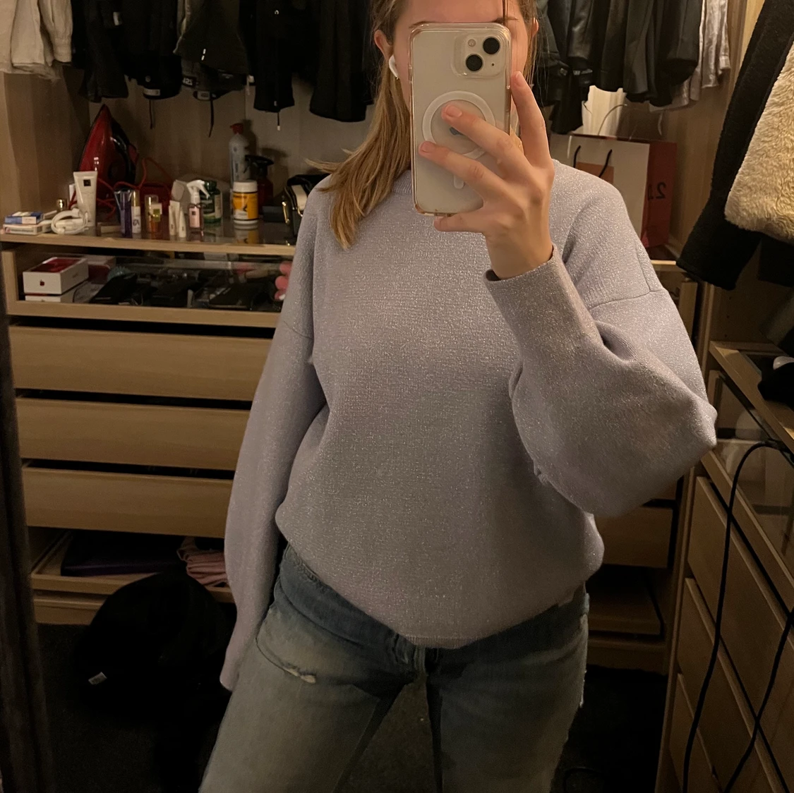 Gråglittrig tröja 
