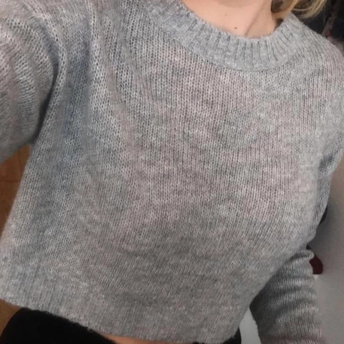 Stickad grå tröja - 90