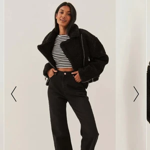 Säljer min svarta jacka 🦋🦋🦋 - Använt få antal gånger, precis som ny!! Vid snabb affär kan priset diskuteras ❤️