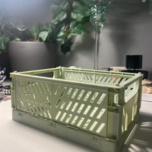 Korg - Grön korg i storlek 17x12 cm. Aldrig använd, helt ny