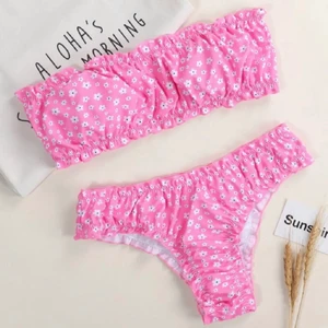 Bikini - Jättefin oanvänd rosa bikini från Shein. Säljes då jag aldrig använt den. Storlek S. DM:a för fler bilder på bikinin. Frakt tillkommer kan bli mellan 24-45 kronor beroende på vikt