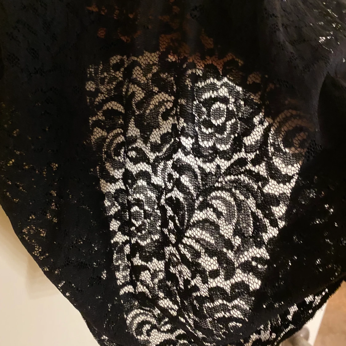 Svart klänning  i spets - 90