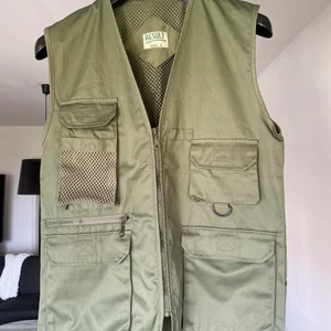 Grön väst - Nyskick! Skriv för mer info o frågor :)