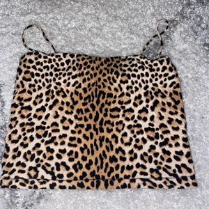 Linne - Gina linne i storlek M. Köparen står för frakten!