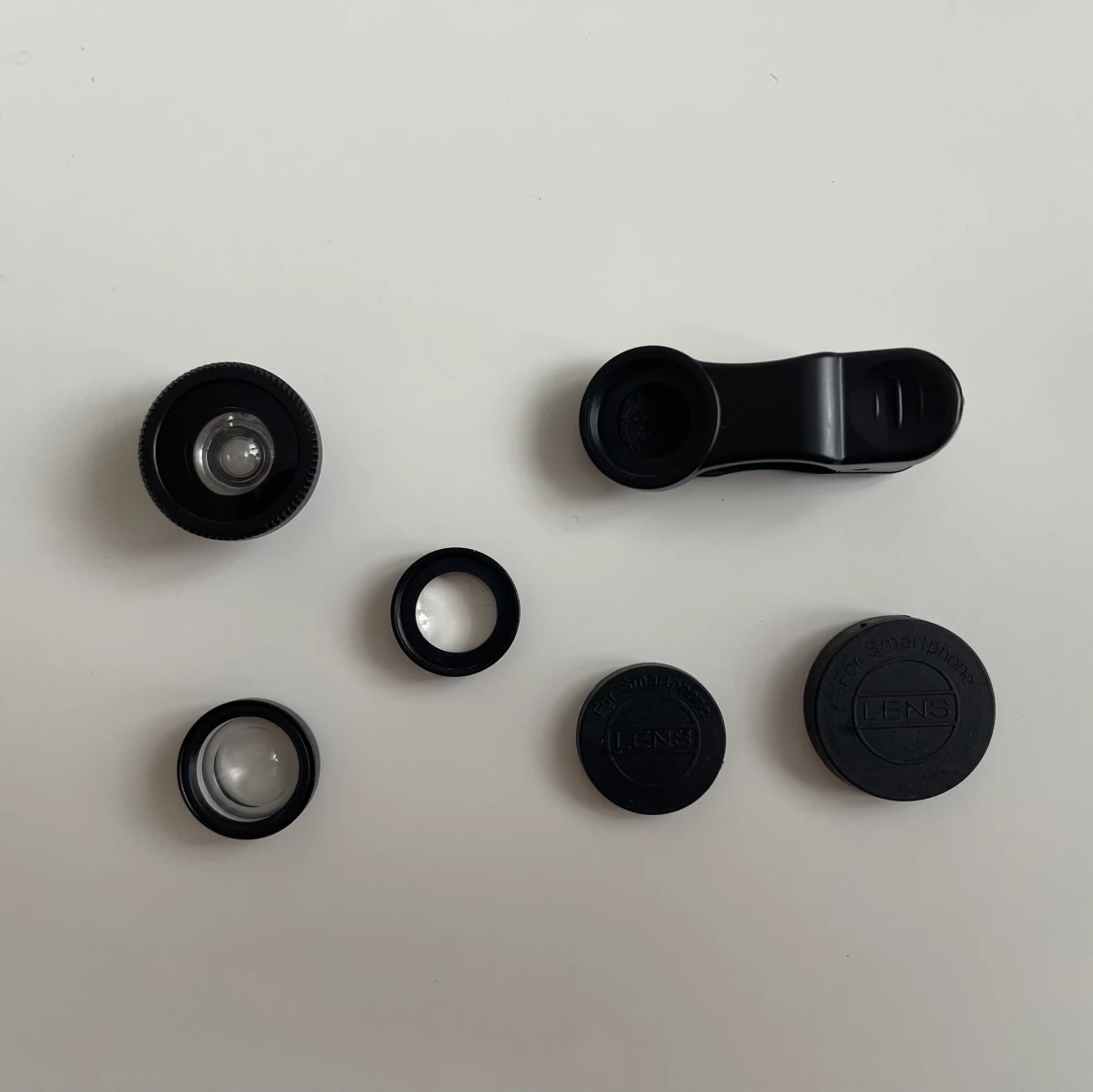 UNIVERSAL LINSER TILL  MOBILCAMERA 3i1 MACRO , WIDE , FISH EYE TOTALT FÖR 50 SEK - 90