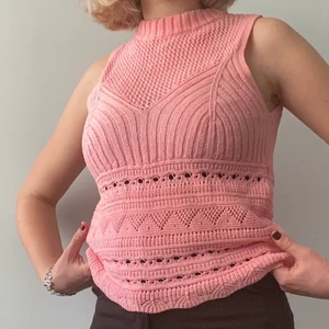 Stickad topp från Zara - Gammelrosa, stickad topp från Zara! Knappt använd så är som i nyskick💓 frakt tillkommer