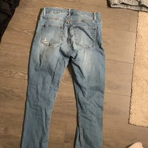 Jeans - Säljer för dom är för små. I bra skick