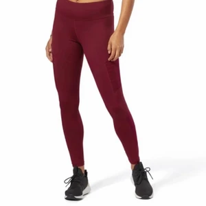 Reebok tights  - Oanvända Träningstights från Reebok köpa från Asos 🤍 kan skicka fler bilder om önskas! 