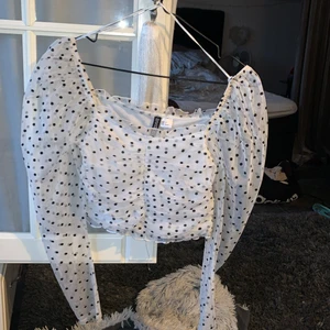 Tröja - Hur fin tröja som helst från hm köpt i vintras, använd 1 gång säljer för den inte kommer till användning 