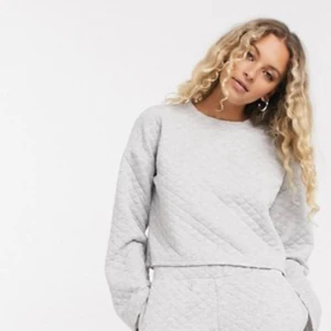 Noisy May – Grå kviltad tröja - Noisy May – Grå kviltad tröja